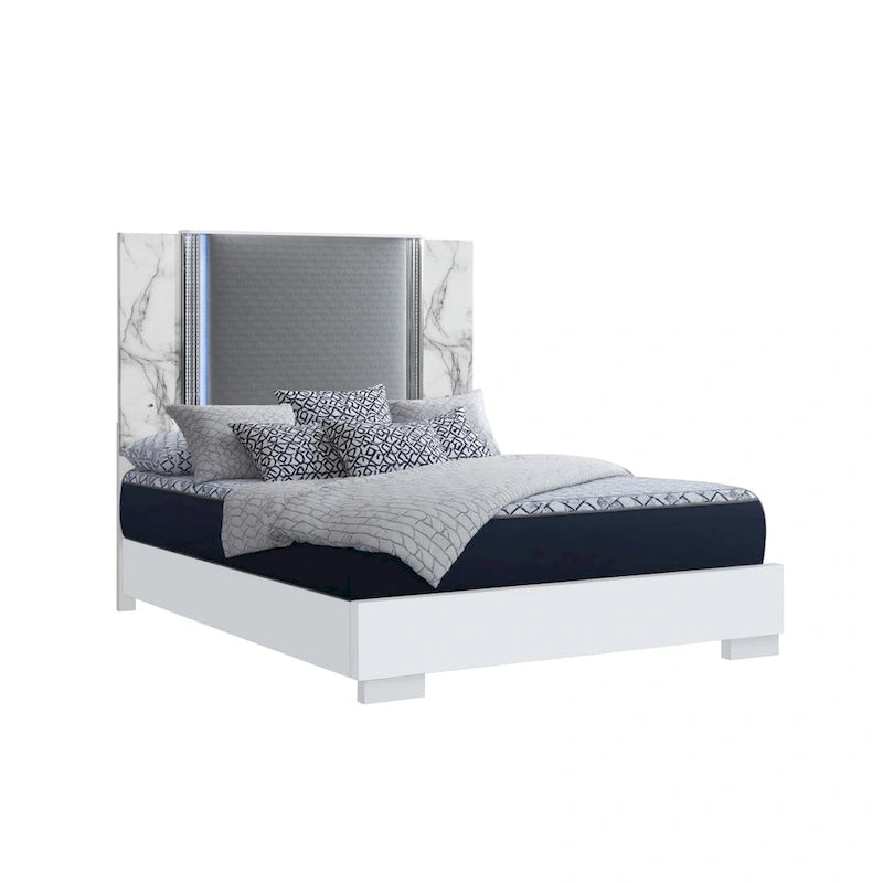 Cadre de lit plateforme King en similicuir blanc et gris avec tête de lit LED et accents chromés, pour 2 personnes
