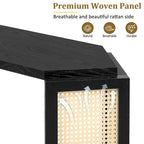 Console étroite noire en forme de flèche avec panneaux en rotin tressé