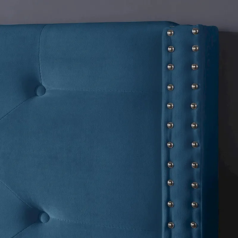 Lit plateforme California King capitonné en velours noir/bleu/gris/beige avec garniture cloutée, pour 2 personnes