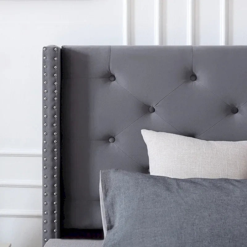 Lit plateforme California King capitonné en velours noir/bleu/gris/beige avec garniture cloutée, pour 2 personnes