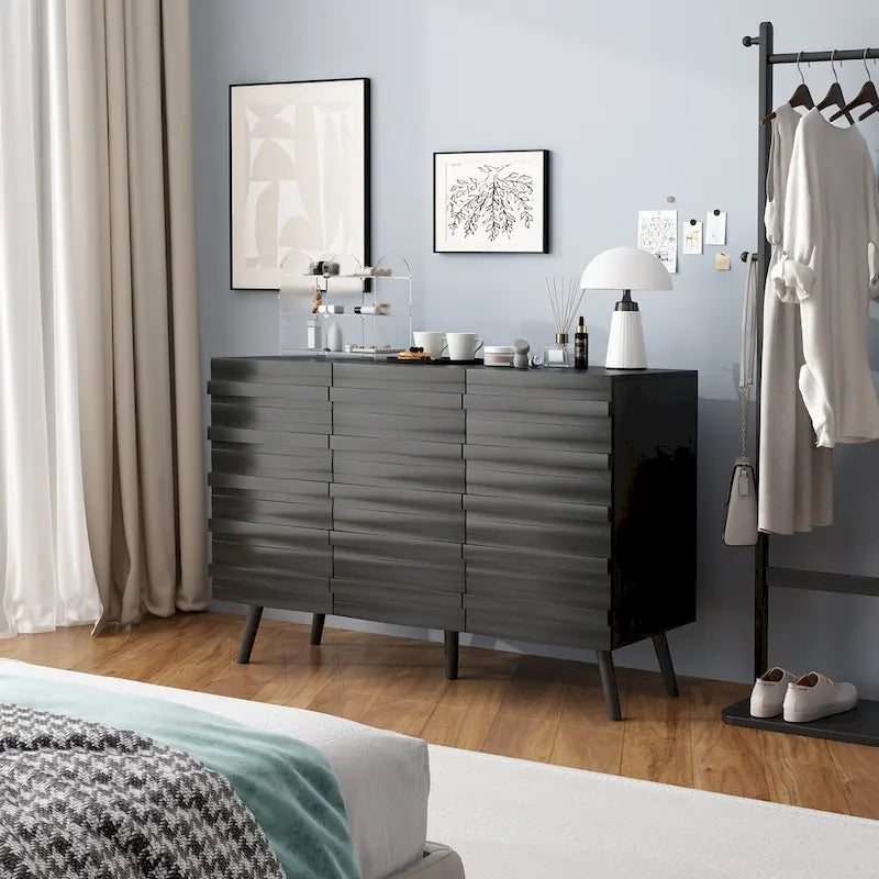 Bahut moderne noir avec étagères réglables et pieds en bois massif, 2 options de taille